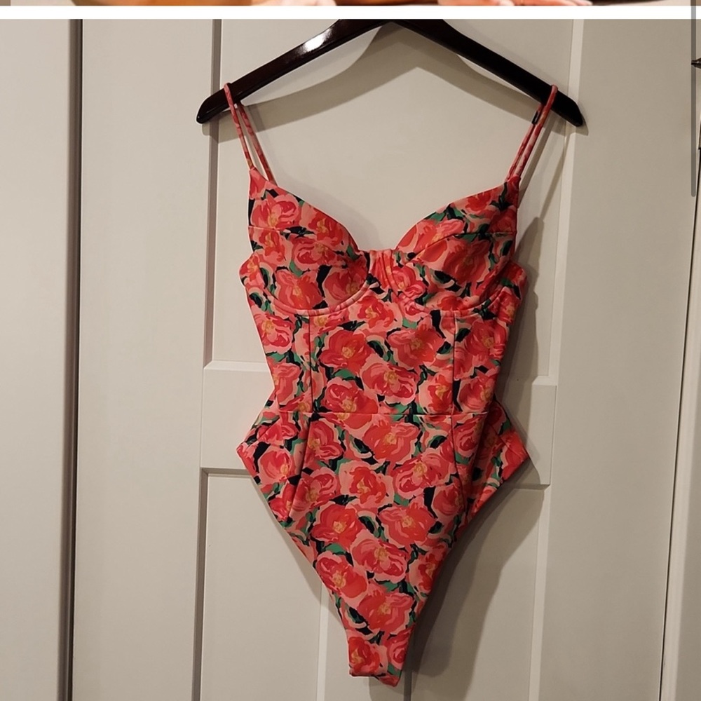 Skatie the Rachel one piece swim suit size large never worn floral bright